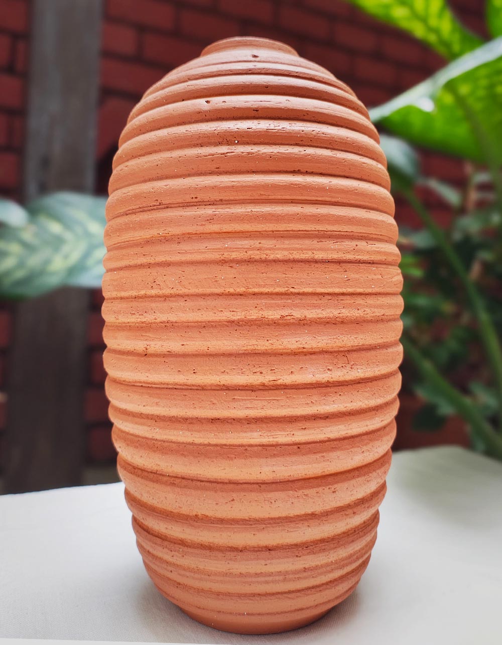 Ribbed-Terracotta-Vase_DETAIL