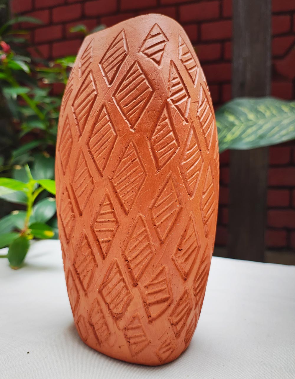 Terracotta-Diamond-Vase_SIDE