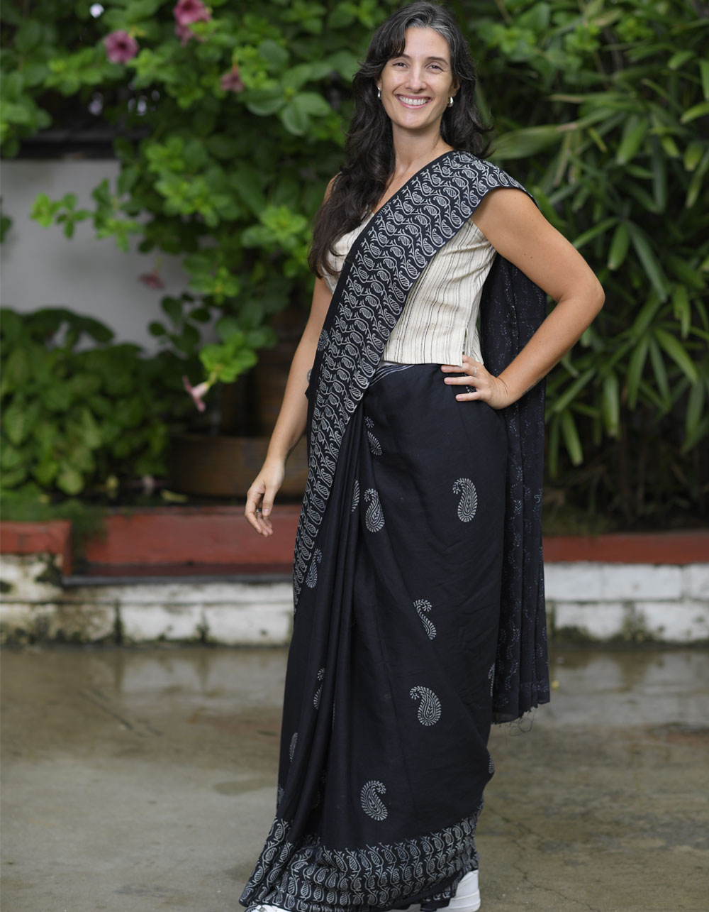 Block-Printed-Black-Saree-Side