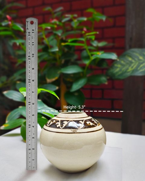 Cream Patterned Sphere