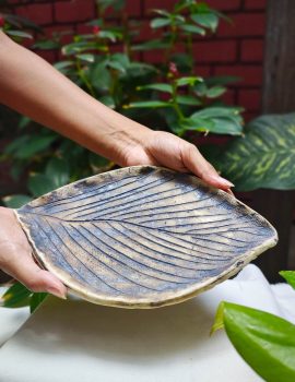 Textured leaf platter medium