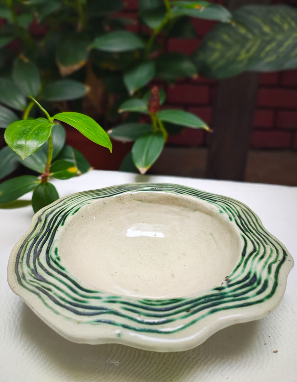 Wavescape-serving-bowl_DETAIL